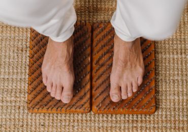 découvrez les avantages de l'acupressure mat : soulagement du stress, amélioration de la circulation sanguine et réduction des douleurs musculaires. apprenez comment cet outil naturel peut transformer votre bien-être au quotidien.