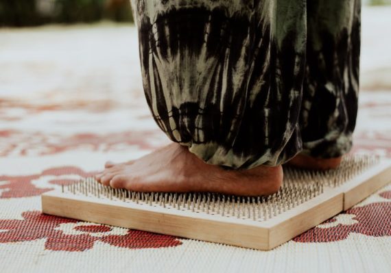 découvrez les bienfaits des tapis d'acupression pour votre bien-être. soulagement du stress, amélioration de la circulation sanguine et relaxation profonde, ces tapis innovants vous offrent une expérience de relaxation unique. explorez comment l'acupression peut transformer votre quotidien au fil des séances.