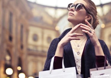 découvrez l'univers captivant de la mode ! tenez-vous au courant des dernières tendances, conseils de style et inspirations pour exprimer votre personnalité à travers vos vêtements. explorez des looks audacieux et chic pour chaque occasion.