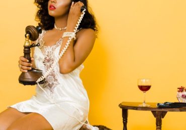découvrez notre collection de lingerie élégante et confortable, alliant sensualité et style. faites le choix parfait pour chaque occasion avec nos modèles diversifiés qui mettent en valeur votre silhouette.