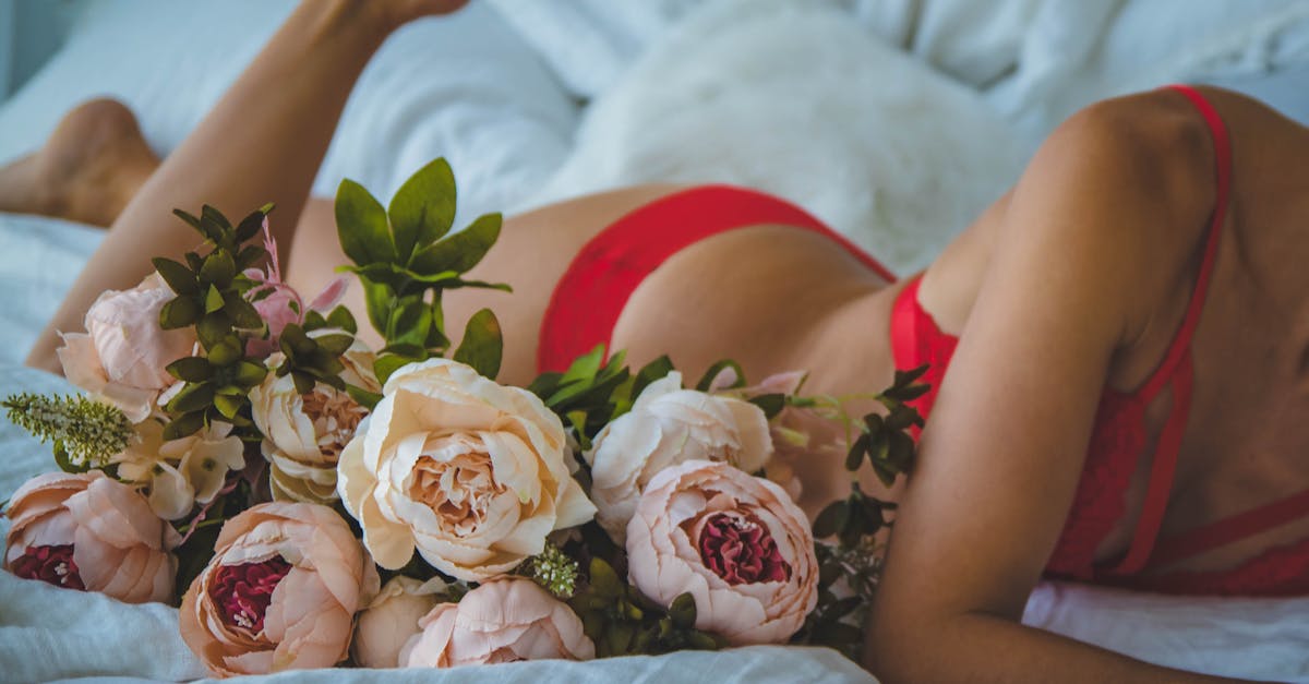 découvrez notre collection de lingerie raffinée, alliant confort et élégance. choisissez parmi une variété de styles et de matériaux pour sublimer votre silhouette et vous sentir confiante en toute occasion.