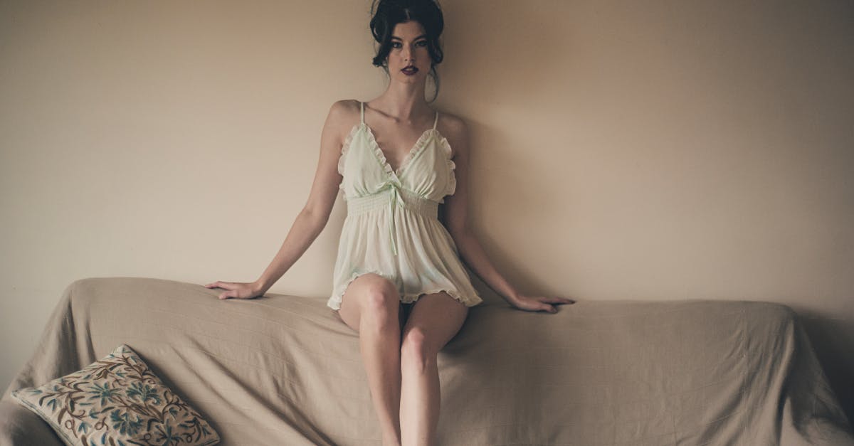 découvrez notre collection de lingerie élégante et raffinée, conçue pour allier confort et sensualité. parcourez des pièces uniques qui mettent en valeur votre silhouette et expriment votre style. offrez-vous une expérience inoubliable avec notre lingerie de qualité.