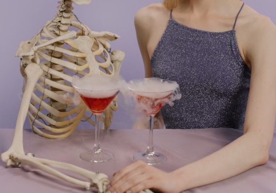 découvrez notre sélection de costumes sexy qui vous permettront de vous démarquer lors de vos soirées spéciales. que ce soit pour un carnaval, une fête ou une soirée romantique, trouvez le costume parfait qui allie charme et originalité.