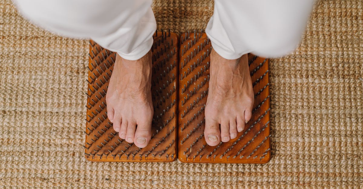 découvrez l'acupression, une pratique de bien-être ancestrale qui utilise la pression des doigts sur des points spécifiques du corps pour soulager le stress, réduire la douleur et améliorer votre santé globale. apprenez comment cette méthode naturelle peut transformer votre vie.