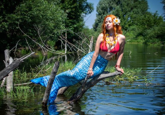 découvrez notre collection de costumes de sirène, parfaite pour les fêtes, les carnavals ou les déguisements. des modèles fascinants aux couleurs éclatantes qui feront briller vos événements !