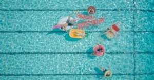 découvrez notre collection de bouées de piscine originales et amusantes. parfaites pour se détendre sous le soleil, nos flotteurs vous garantissent des moments de plaisir et de relaxation. explorez nos designs variés et transformez votre été en une expérience inoubliable à la piscine !