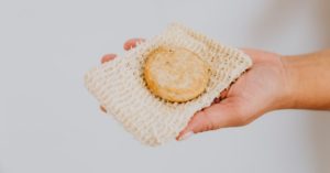 découvrez notre sélection d'accessoires de douche essentiels pour transformer votre expérience de bain. des porte-savons élégants aux rideaux de douche modernes, trouvez tout ce qu'il vous faut pour une salle de bain stylée et fonctionnelle.