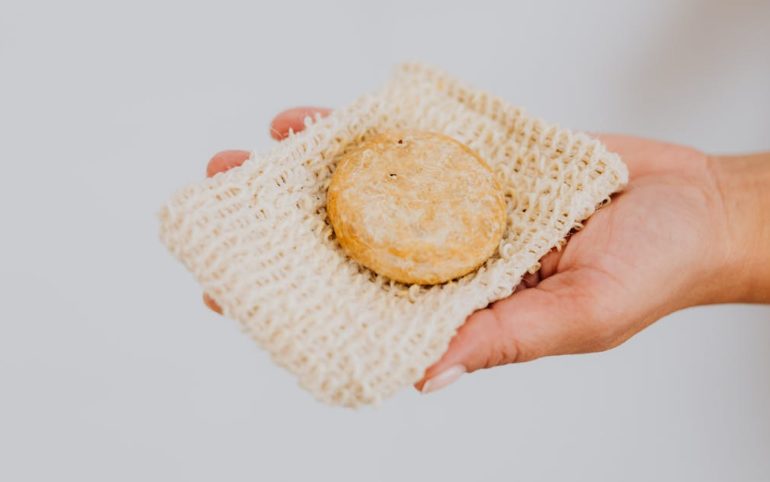 découvrez notre sélection d'accessoires de douche essentiels pour transformer votre expérience de bain. des porte-savons élégants aux rideaux de douche modernes, trouvez tout ce qu'il vous faut pour une salle de bain stylée et fonctionnelle.