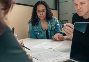 obtenez des conseils d’experts et des solutions sur mesure avec nos services juridiques professionnels. notre équipe vous accompagne dans toutes vos démarches légales en toute confiance.