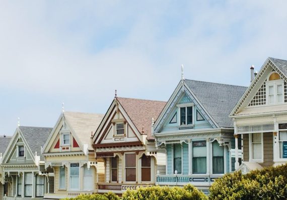 découvrez le monde de l'immobilier : conseils, actualités et tendances du marché immobilier pour acheter, vendre ou louer en toute sérénité.