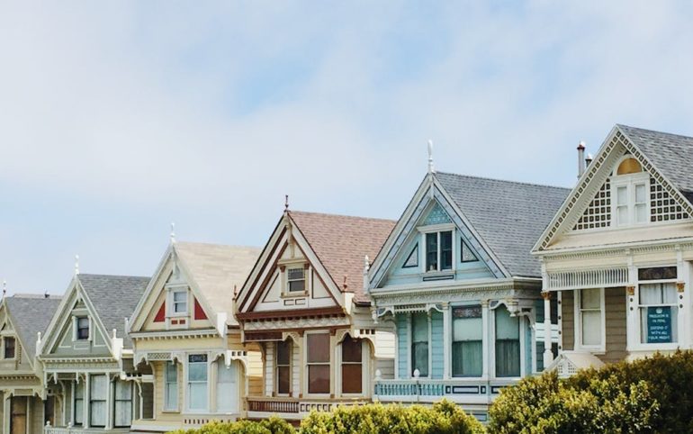 découvrez le monde de l'immobilier : conseils, actualités et tendances du marché immobilier pour acheter, vendre ou louer en toute sérénité.
