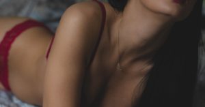 découvrez notre sélection de lingerie élégante et confortable. des ensembles raffinés pour toutes les occasions, alliant qualité, style et sensualité. sublimez votre silhouette avec nos créations uniques.